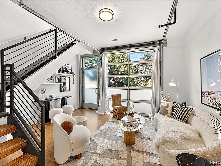 1421 Oneida St #7 — Photo 1