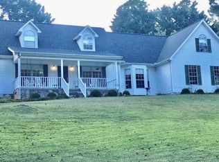 526 Taylor Dr, Dalton, GA 30720