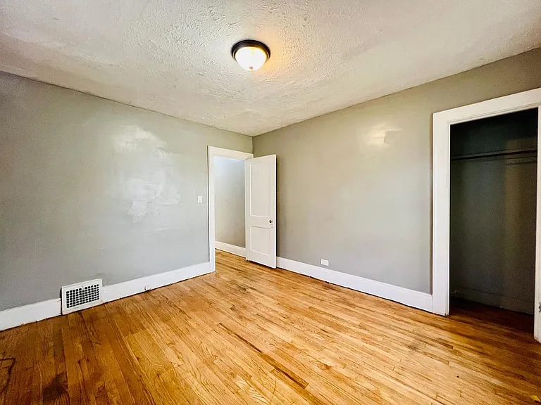 3542 W 119th St — Photo 12
