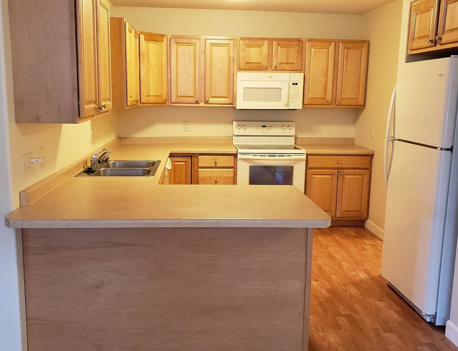 2 bed, 1250 sqft, $1,570 — Photo 1