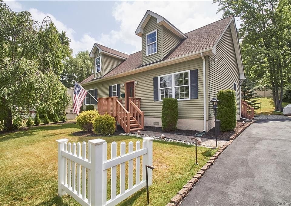 1st image of 3 Pine Ln