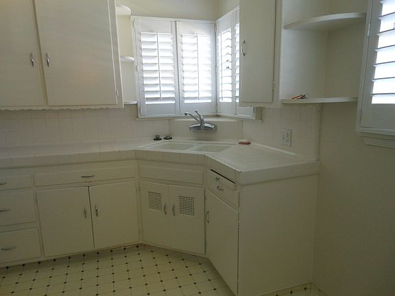 5th image of 4227 East Blvd