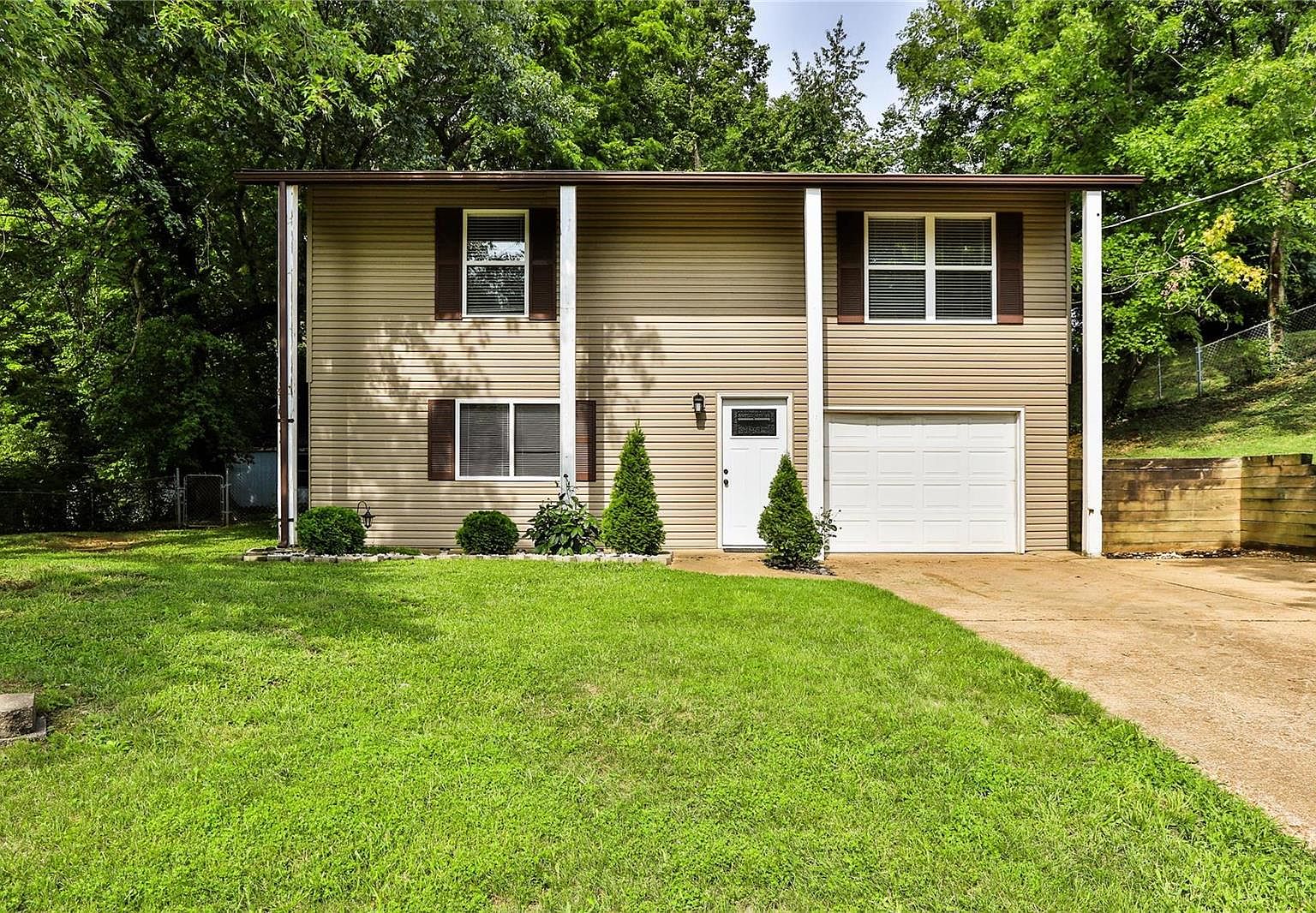 1809 West Dr, High Ridge, MO 63049 | MLS #23044150 | Zillow