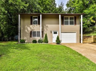 1809 West Dr, High Ridge, MO 63049