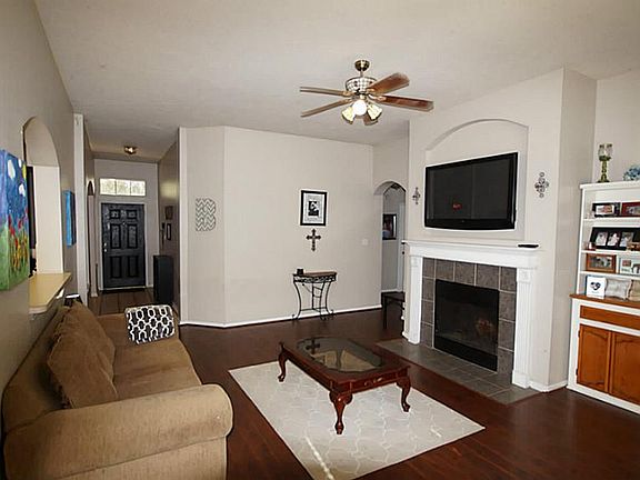 Living Area with View of Entry