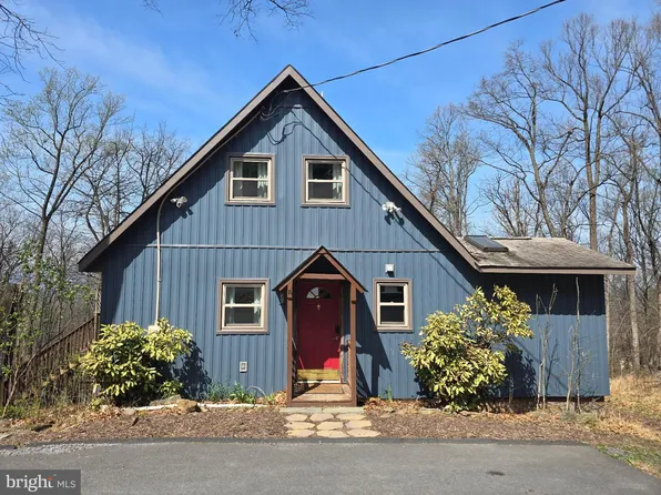 1614 High Top Rd, Linden, VA 22642