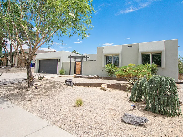 9514 Avenida Del Oso NE — Photo 54