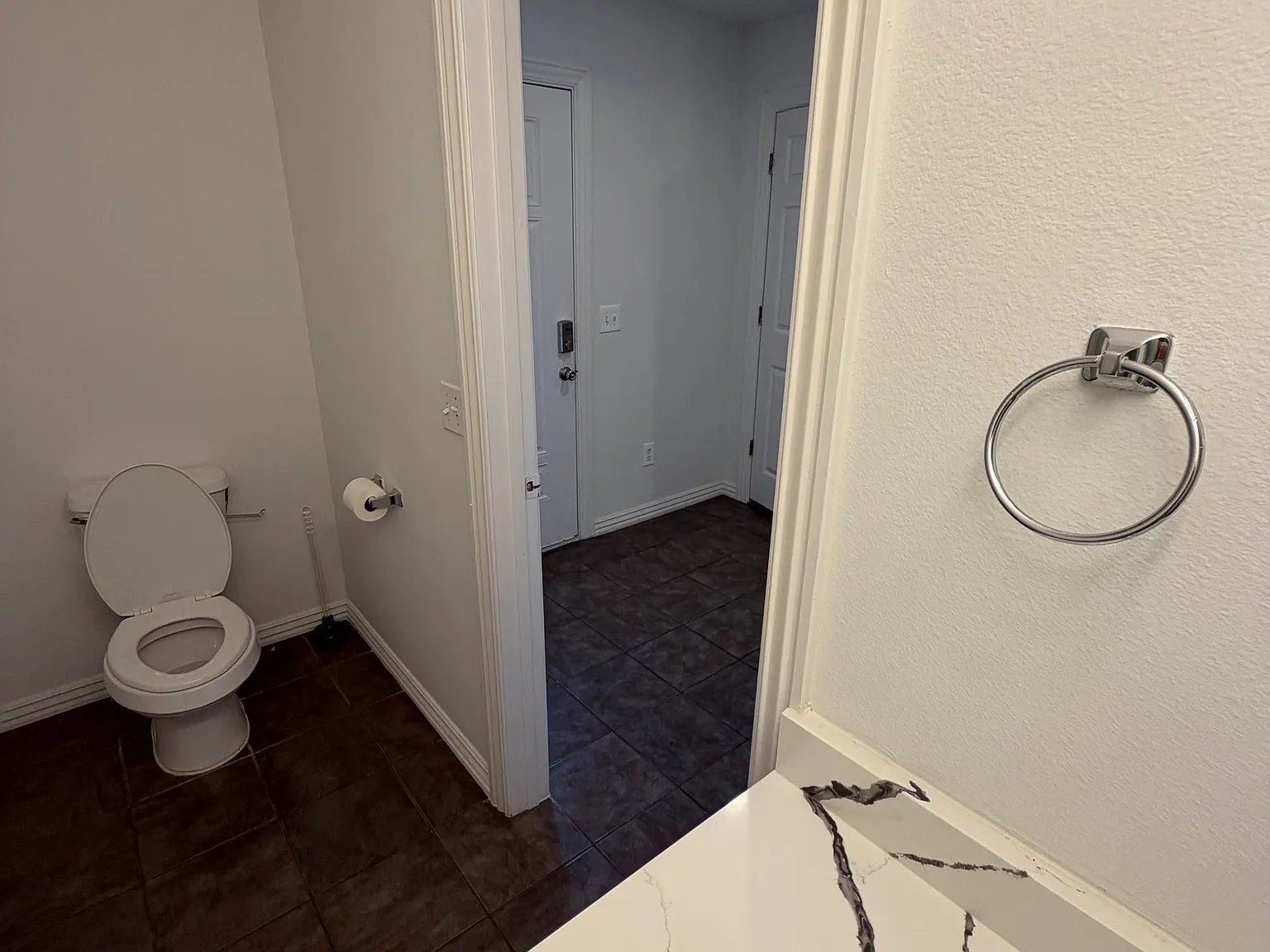 3 bed, 2.5 bath, 1496 sqft, $1,650 — Photo 4