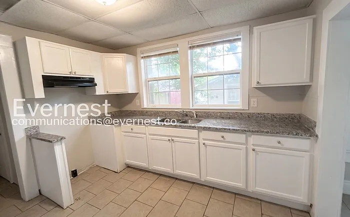 4 bed, 2.0 bath, 1540 sqft, $1,295 — Photo 3