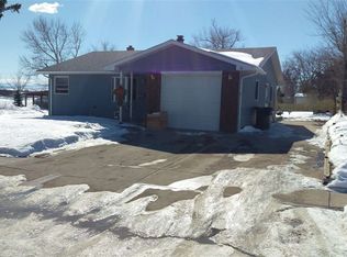1104 Walworth St, Belle Fourche, SD 57717