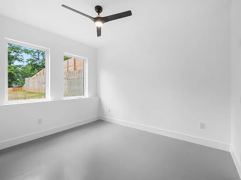 1005 Glenview Dr — Photo 27