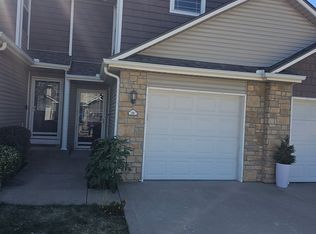 216 N Pointe Ln, Raymore, MO 64083