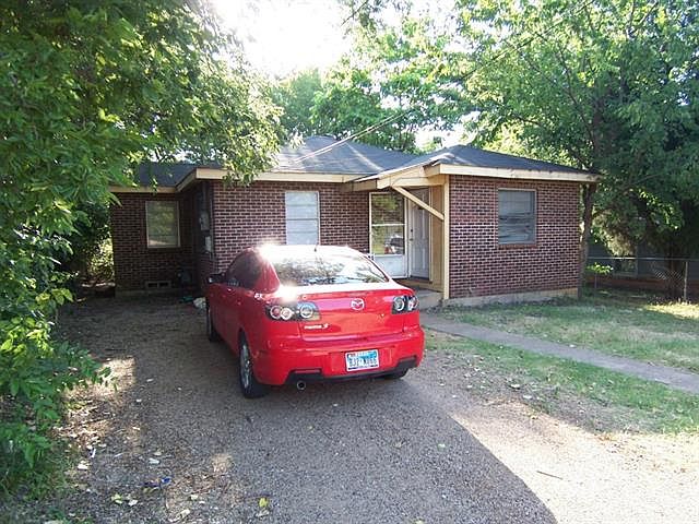 2nd image of 1126 Peak St