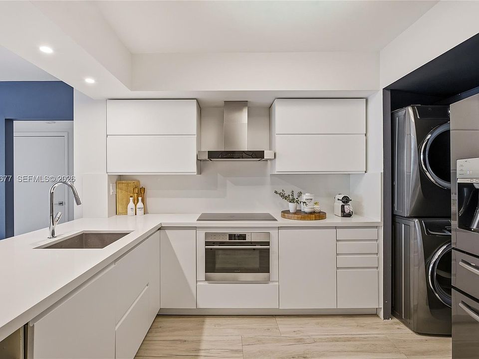 1st image of 31 SE 5th St APT 2410