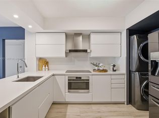 31 SE 5th St APT 2410, Miami, FL 33131
