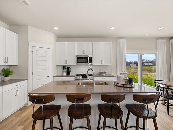 5th image of 330 Kingland Ln