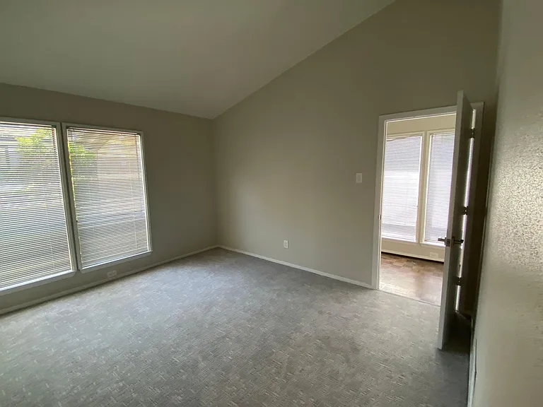 3936 Travis St — Photo 14