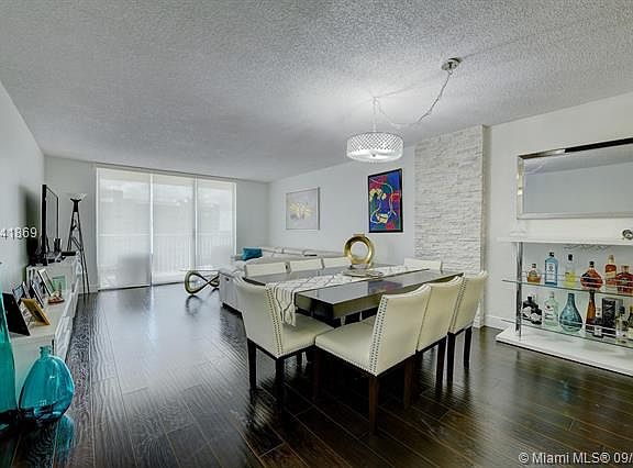 5th image of 2851 NE 183rd St APT 1810