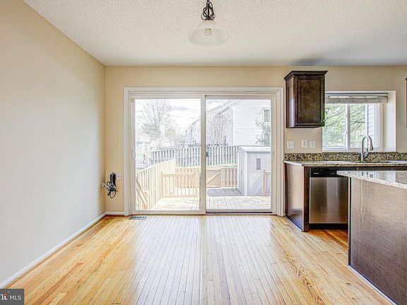 4th image of 6579 Old Carriage Dr