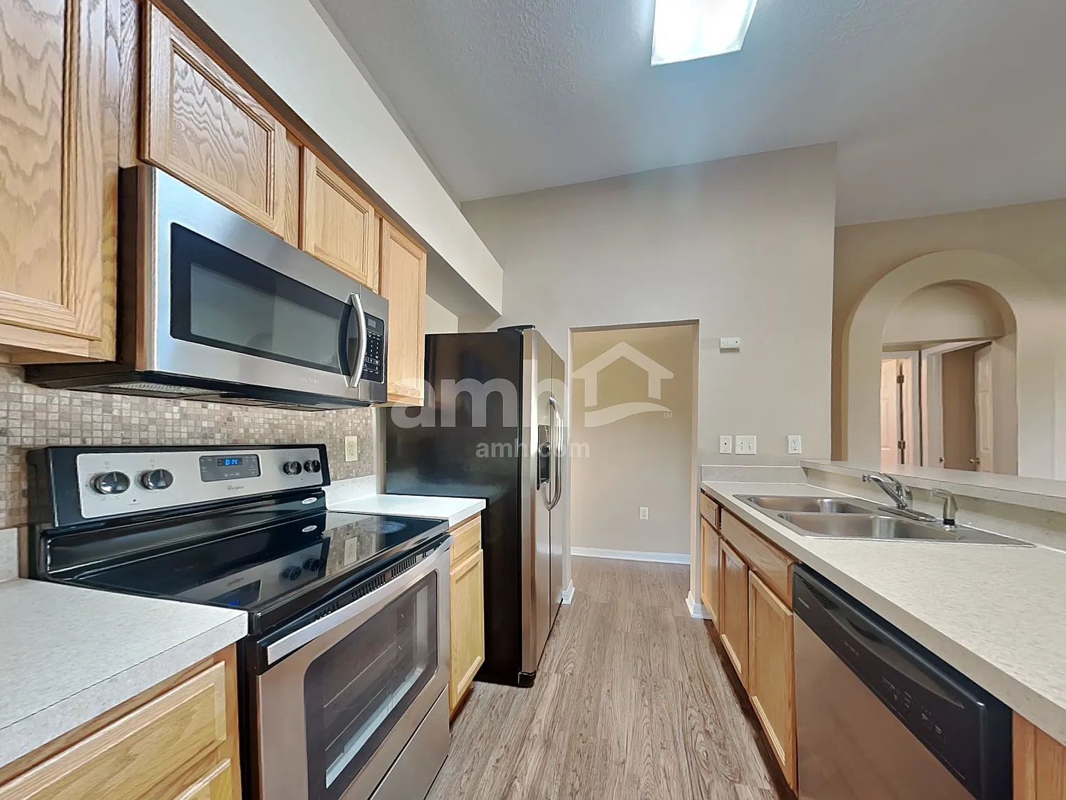 3 bed, 2.0 bath, 1529 sqft, $2,020 — Photo 3