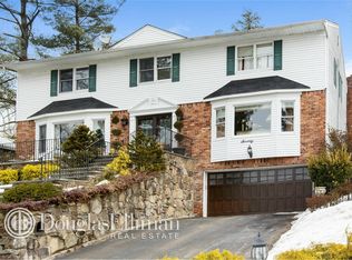 76 Shore Rd, Manhasset, NY 11030