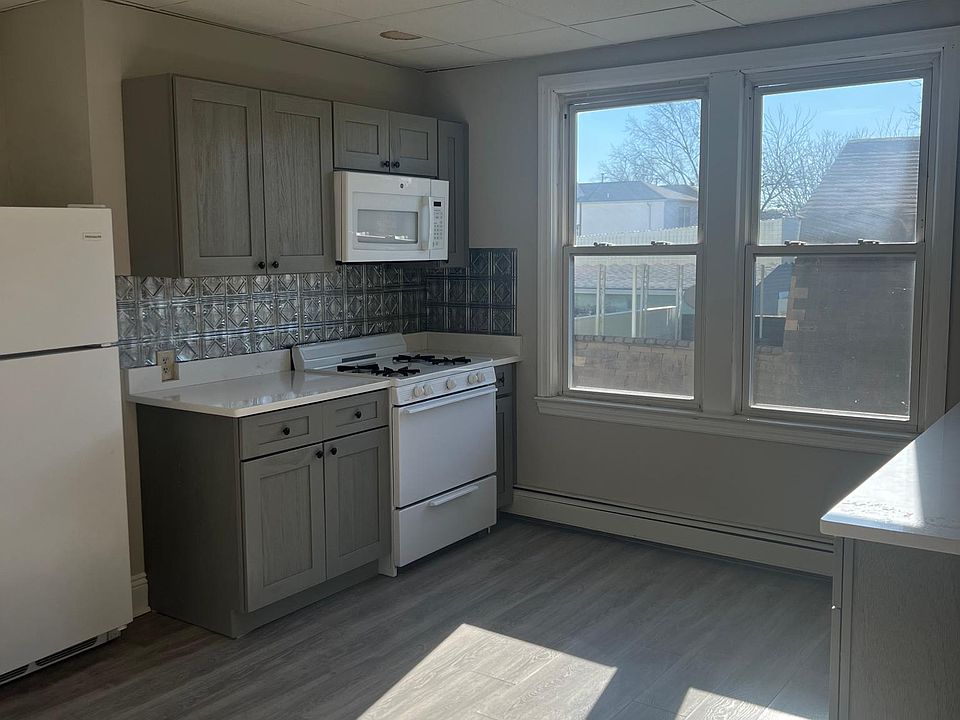 1st image of 379 N 10th St #2R