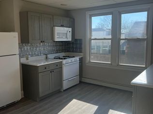 379 N 10th St #2R, Belleville, NJ 07109
