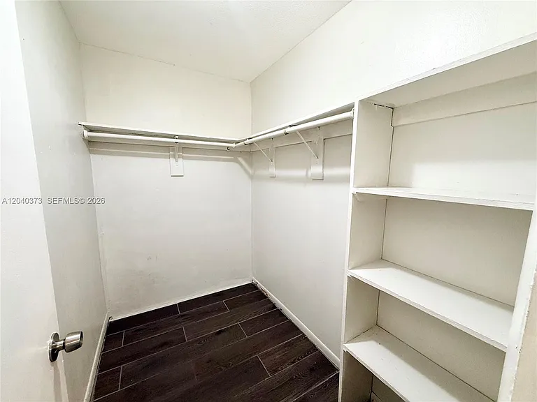 1415 SW 1st St #6 — Photo 9