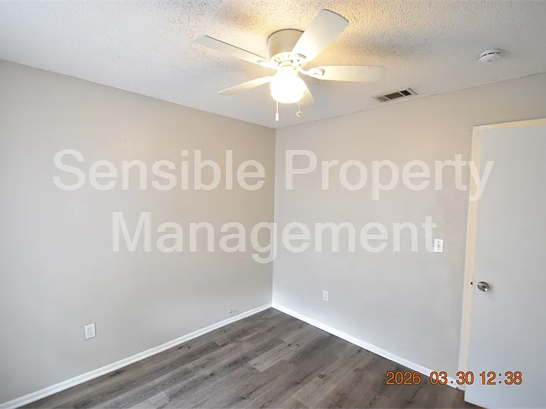 2014 E Linebaugh Ave — Photo 27