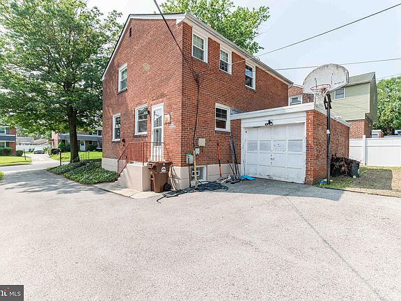 5th image of 255 Bryn Mawr Ave