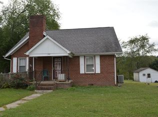 199 Gwyn Ave, Mount Airy, NC 27030