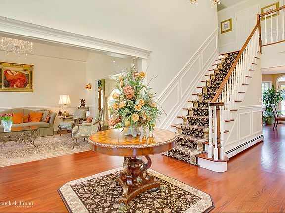 2nd image of 6 Woodstone Ct