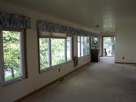 Lakeside Sun Room