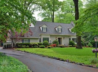 97 Dimmig Rd, Upper Saddle River, NJ 07458