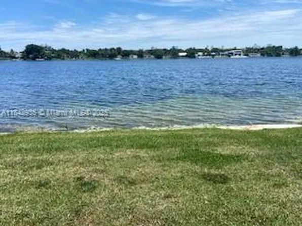 19027 NE 18th Ave, North Miami Beach, FL 33179