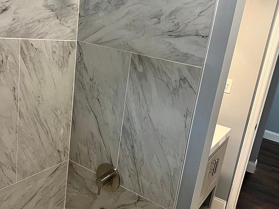 4th image of 5636 Akra Ave #1