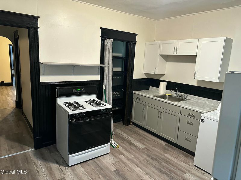 2nd image of 497 3rd Street