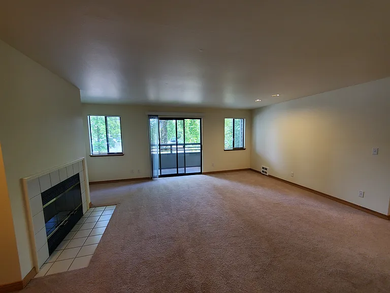 Meridian Place — Photo 12