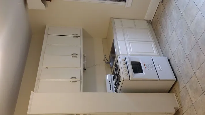 Rented by Metropolitan Realty | media 16