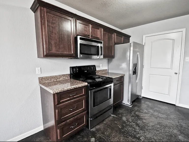 3884 Turfway Dr — Photo 8