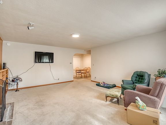 4th image of 1611 Camino Dr