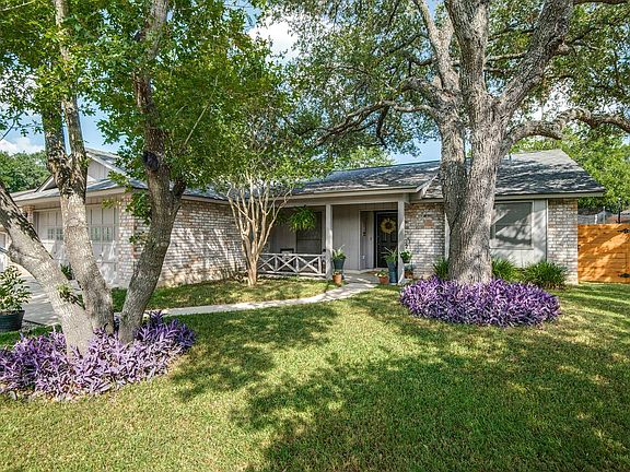 2nd image of 1710 Ashley Cir