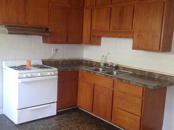 3rd image of 1108 24th St #1