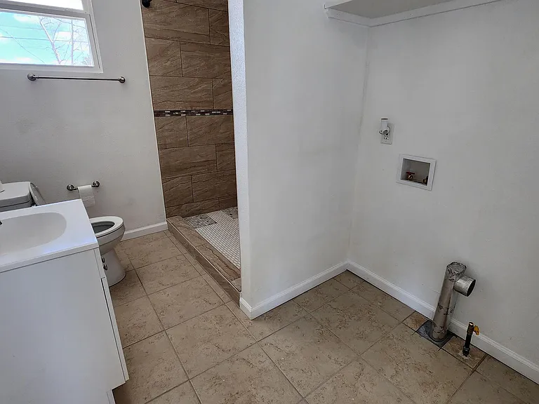 211 Edgewood Dr — Photo 7