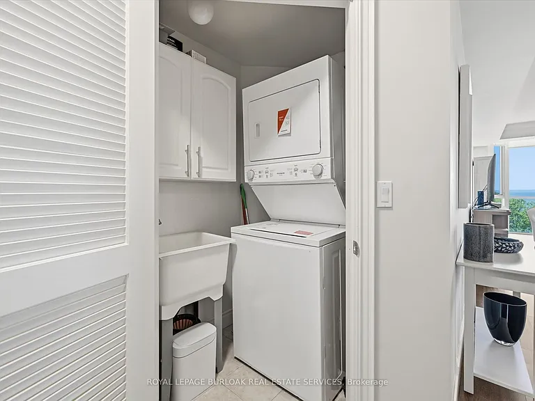 1477 Lakeshore Rd #305 — Photo 42