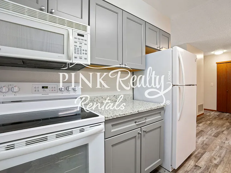 380 Paradise Cir #B6 — Photo 8