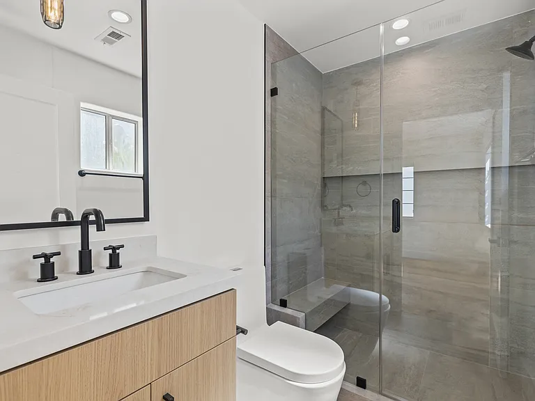 10920 Hesby St #C — Photo 9