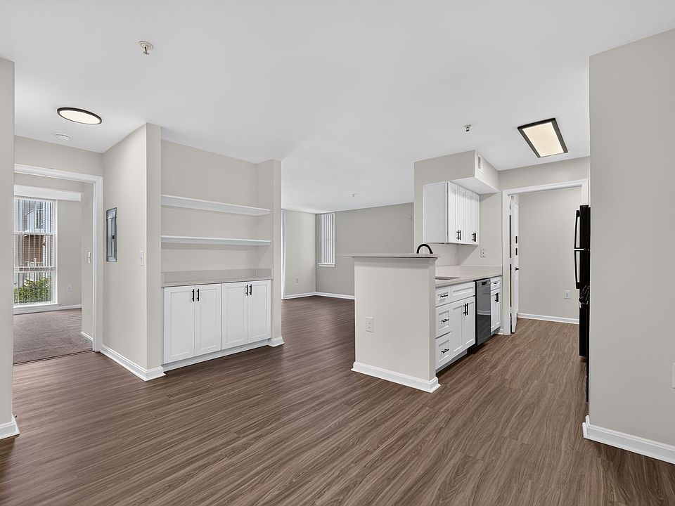 1st image of 141 Willowdale Dr #157-43