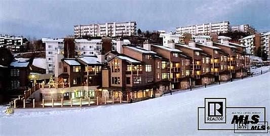 4th image of 2355 Ski Time Square Dr #125