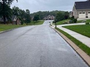 11174 Captains Cove Dr, Soddy Daisy, TN 37379